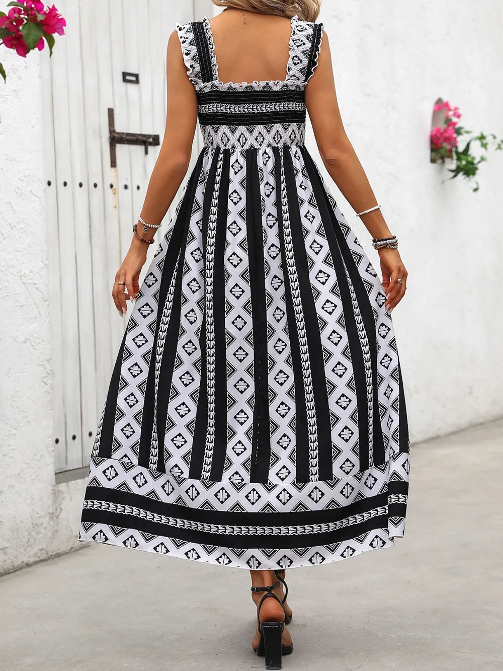 Elegant length dress with spring and summer temperament