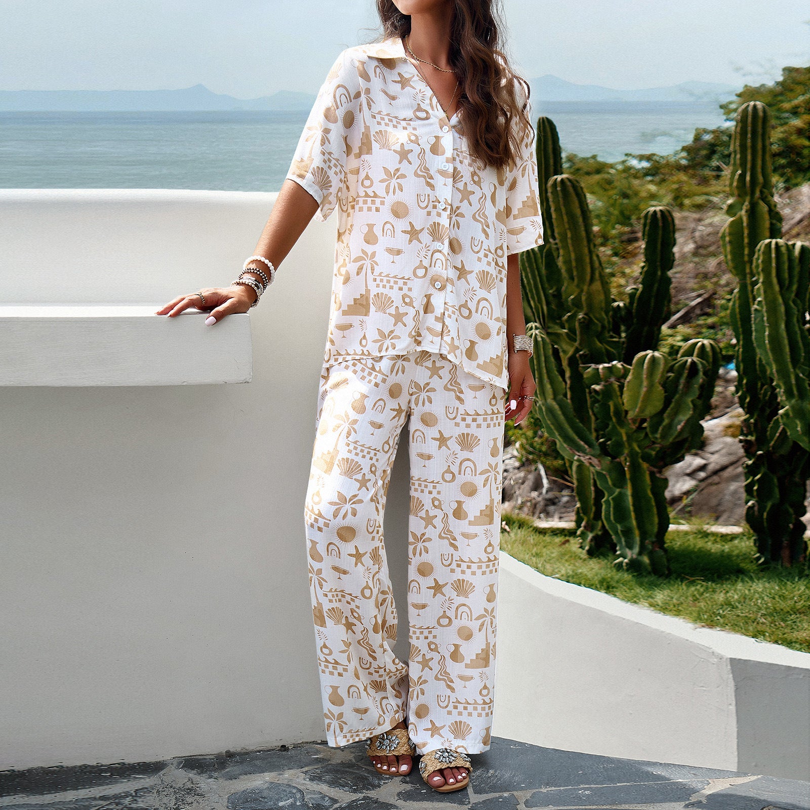 Printed short sleeved suit