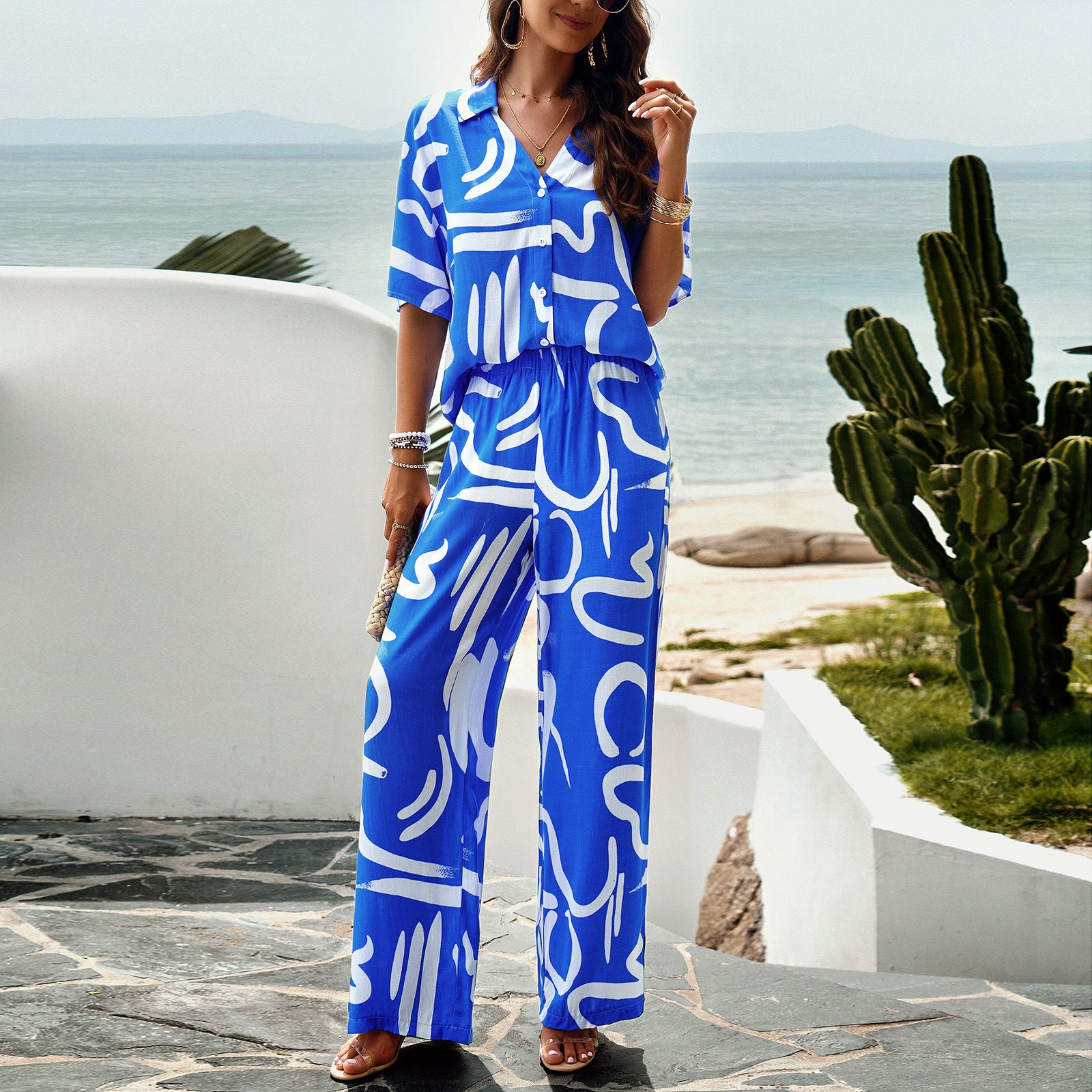 Printed short sleeved suit